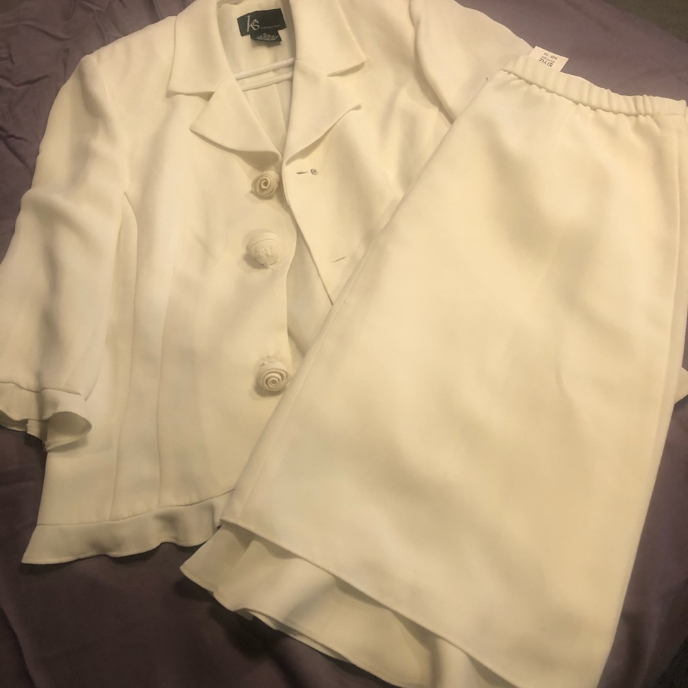 Women 2 piece suit